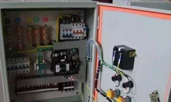 配電箱的設(shè)計和走線